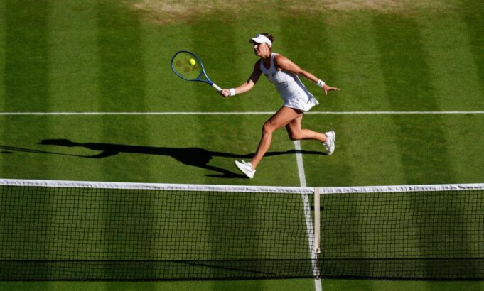 POLJAKINJA RAZNELA BELINDU BENČIĆ: Švjontek protiv Anisimove u finalu Vimbldona