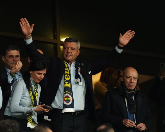 Sneg na meču Javor Crvena zvezda