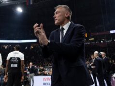 Šarunas Jasikevičijus i tim u bezbednoj zoni u Dubaiju Šarunas Jasikevičijus