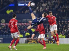 MEKTOMINI NADMAŠIO I GENIJALAN POTEZ KRISTIJANA RONALDA: Spektakularne makazice koje prkose zakonima fizike: Udario loptu na visini od 2.53 metra! Skot Mektomini
