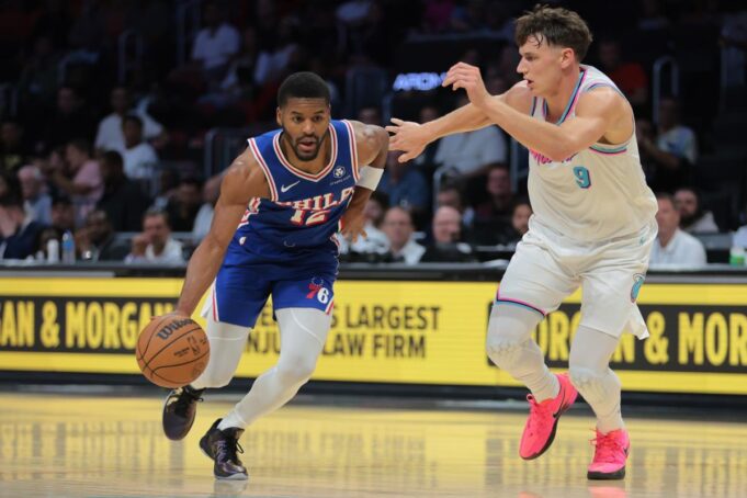 Džered Batler u duelu sa Lukom Dončićem