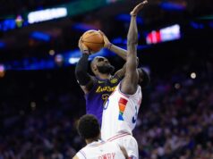 Bona blokirao Lebrona i Bronija NeQE0Zve