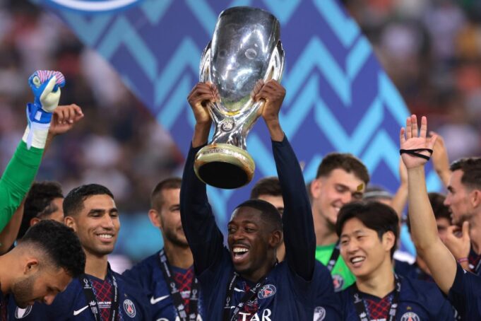 PSZ-IMA-BOGATSTVO-Milijarda.jpeg Navijači Rivera