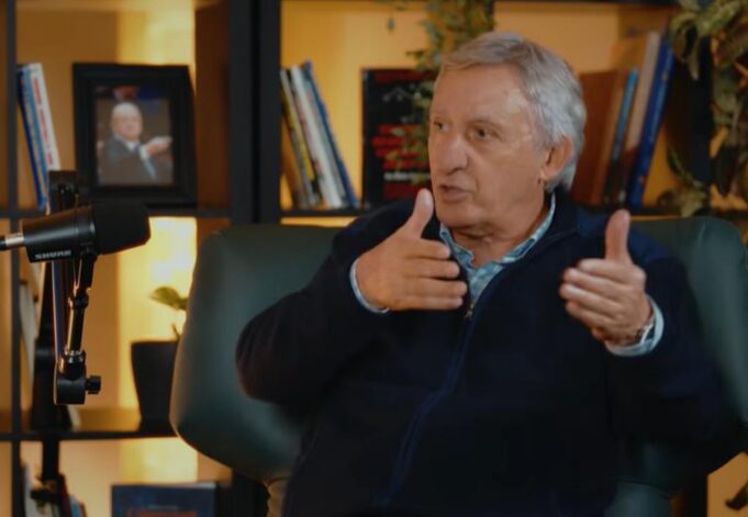 Pesic-o-neuspehu-na-Eurobasketu.jpg Svetislav Pešić i Nikola Jokić