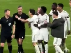 Haos u Ligi šampiona: Fudbaleri Real Madrida napali sudiju iz Slovenije, Turčin dobio i crveni karton! Haos u Ligi šampiona: Fudbaleri Real Madrida napali sudiju iz Slovenije, Turčin dobio i crveni karton!