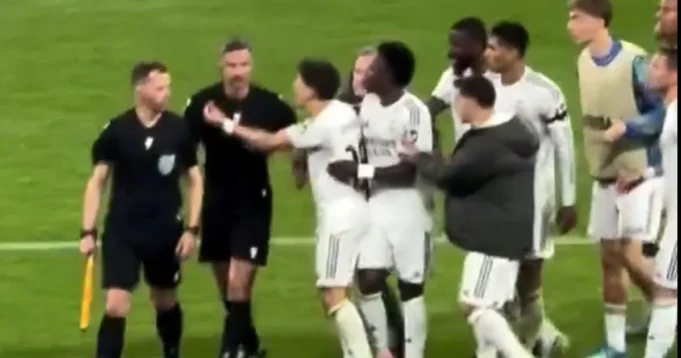 Haos u Ligi šampiona: Fudbaleri Real Madrida napali sudiju iz Slovenije, Turčin dobio i crveni karton!