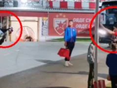 Igrač Partizana tražio Arnautoviću dres posle derbija, on mu ga poklonio: Neverovatna scena ispred svlačionice Igrač Partizana tražio Arnautoviću dres posle derbija, on mu ga poklonio: Neverovatna scena ispred svlačionice