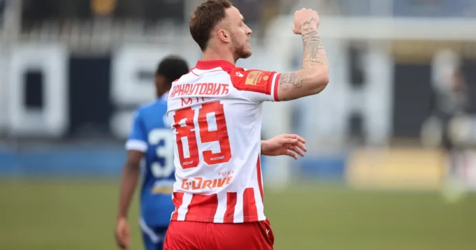 Marko Arnautović posebnom fotografijom sa jakim značenjem svima čestitao Vaskrs