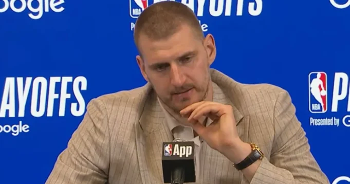 Nikola Jokić upitan zbog čega je na kraju meča ONO uradio, pognuo je glavu i odgovorom nasmejao sve