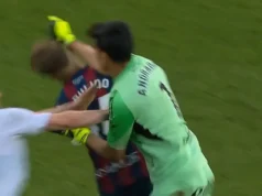 Srbin s klupe gledao brutalnu tuču u drugoj ligi Španije: Golmanu pao mrak na oči, pa pesnicom udario rivala Srbin s klupe gledao brutalnu tuču u drugoj ligi Španije: Golmanu pao mrak na oči, pa pesnicom udario rivala