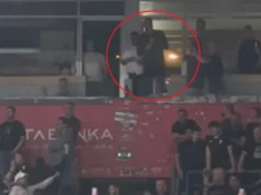 Dok je Partizan „gazio“ Zvezdu, Grobari su ugledali njega na tribinama, tada je nastala potpuna ludnica Dok je Partizan "gazio" Zvezdu, Grobari su ugledali njega na tribinama, tada je nastala potpuna ludnica