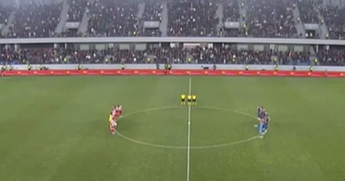 Finale Kupa Srbije kasnilo, pa počelo minutom ćutanja