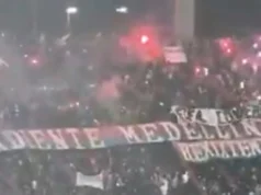 Haos u Medeljinu: Navijači nadjačali policiju i zapalili pola stadiona, meč prekinut posle 60 sekundi Haos u Medeljinu: Navijači nadjačali policiju i zapalili pola stadiona, meč prekinut posle 60 sekundi