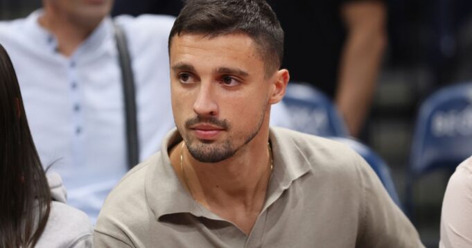 Krunic-otkrio-kako-je-zbog-Zvezde-dobio-opkladu-u-svlacionici.jpg Krunić otkrio kako je zbog Zvezde dobio opkladu u svlačionici Milana