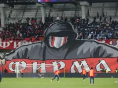 Pogledajte brutalnu koreografiju Firmaša, navijači Vojvodine zasuli bakljama teren i prekinuli meč Pogledajte brutalnu koreografiju Firmaša, navijači Vojvodine zasuli bakljama teren i prekinuli meč