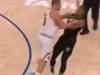 Pogledajte kako je nastao haos na meču Minesota – Denver, Jokić će ovu bruku svojih saigrača zapamtiti zauvek Pogledajte kako je nastao haos na meču Minesota - Denver, Jokić će ovu bruku svojih saigrača zapamtiti zauvek