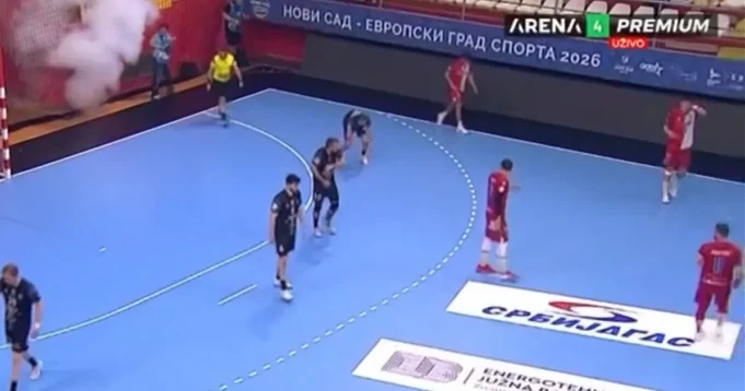 Uzas-Grobari-povredili-rukometasa-Vojvodine-ne-cuje-nista-posle-bacanja.webp Užas! Grobari povredili rukometaša Vojvodine, ne čuje ništa posle bacanja topovskog udara