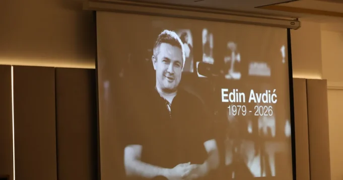 Navijači Bosne i Hercegovine se na utakmici pred Mundijal oprostili od Edina Avdića: "Legende ne umiru"