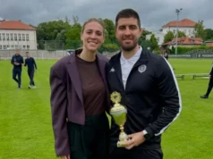 Srpska odbojkašica ispisala istoriju Zvezde, a njen brat sa fudbalerima Partizana, otac im je velika legenda Srpska odbojkašica ispisala istoriju Zvezde, a njen brat sa fudbalerima Partizana, otac im je velika legenda