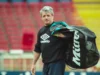 Tuga, legendarni fudbaler ima rak četvrtog stadijuma: „Znao sam da neću hodati sam…“ Tuga, legendarni fudbaler ima rak četvrtog stadijuma: "Znao sam da neću hodati sam..."