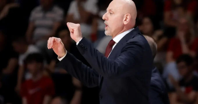 Zvanicno-Potpisao-Sasa-Obradovic.webp Zvanično: Potpisao Saša Obradović