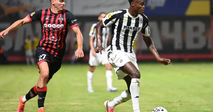 Jake-kazne-za-Partizan-FSS-zabranio-crno-belima-prisustvo-navijaca-evo.webp Jake kazne za Partizan: FSS zabranio crno-belima prisustvo navijača, evo koliko mečeva preskače Demba Sek!
