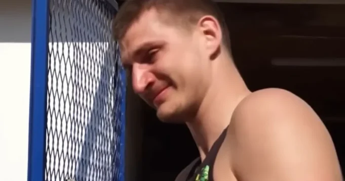 Nikola-Jokic-promenio-licni-opis-pa-otisao-na-stvar-koju.webp Nikola Jokić promenio lični opis, pa otišao na stvar koju najviše voli u Srbiji: Vreme je za letnji odmor
