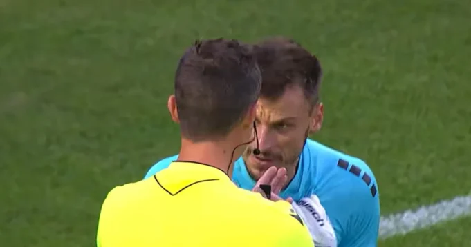 Pogledajte-kako-je-Zoran-Popovic-skrivio-novi-penal-protiv-Brage.webp Pogledajte kako je Zoran Popović skrivio novi penal protiv Brage, golman Železničara se bunio kod sudije