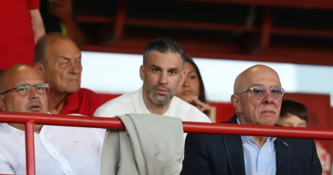 Poseban-gost-na-utakmici-Vojvodina-Ferencvaros-selektor-Srbije-doveo.webp Poseban gost na utakmici Vojvodina - Ferencvaroš, selektor Srbije doveo decu na evropsku premijeru