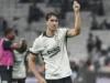 Dušan Vlahović debitovao za Bešiktaš u Evropi, zamalo dao i gol, navijači ga veličali Dušan Vlahović debitovao za Bešiktaš u Evropi, zamalo dao i gol, navijači ga veličali