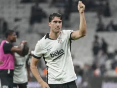 Dušan Vlahović debitovao za Bešiktaš u Evropi, zamalo dao i gol, navijači ga veličali Dušan Vlahović debitovao za Bešiktaš u Evropi, zamalo dao i gol, navijači ga veličali