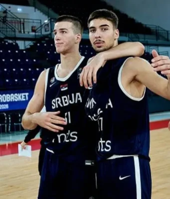 Katastrofa košarkaša Srbije: Ispali sa Eurobasketa, u osmini finala izgubili 40 razlike Katastrofa košarkaša Srbije: Ispali sa Eurobasketa, u osmini finala izgubili 40 razlike