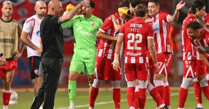Neocekivana-slika-na-Marakani-Fudbaleri-Zvezde-nakon-sramotnog-poraza-otisli.webp Neočekivana slika na "Marakani": Fudbaleri Zvezde nakon sramotnog poraza otišli direktno u tunel