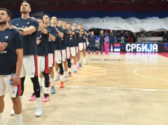 Prizor za ponos! Grmi Bože pravde u Areni, publika raširila zastavu Srbije preko cele tribine Prizor za ponos! Grmi Bože pravde u Areni, publika raširila zastavu Srbije preko cele tribine