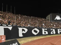 Delije i Grobari se gađali bakljama, pojavio se snimak pred 180. večiti derbi Delije i Grobari se gađali bakljama, pojavio se snimak pred 180. večiti derbi