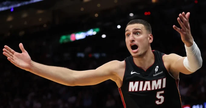 Drugi-Nikola-tone-u-NBA-ligi-igra-sve-gore-i.webp Drugi Nikola tone u NBA ligi, igra sve gore i gore, istorijski loš početak sezone njegovog tima