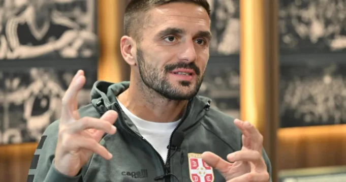 Dusan-Tadic-razbesneo-navijace-svog-tima-ovo-nije-doziveo-nikada.webp Dušan Tadić razbesneo navijače svog tima, ovo nije doživeo nikada: "Izbacite tog ludaka"