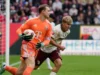 Kakav hladan tuš za Bajern: Neviđen kiks Nojera, Bavarci primili gol u 6. sekundi, pa izvukli remi Kakav hladan tuš za Bajern: Neviđen kiks Nojera, Bavarci primili gol u 6. sekundi, pa izvukli remi