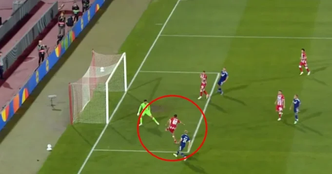 Marakana dugo nije videla bizarniji autogol: Biser Zvezde zatresao svoju mrežu, svi ostali u čudu!