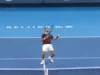 Novak Đoković protiv Zvereva osvojio poen godine, niko nije verovao da je sa 39 godina ovo uspeo Novak Đoković protiv Zvereva osvojio poen godine, niko nije verovao da je sa 39 godina ovo uspeo