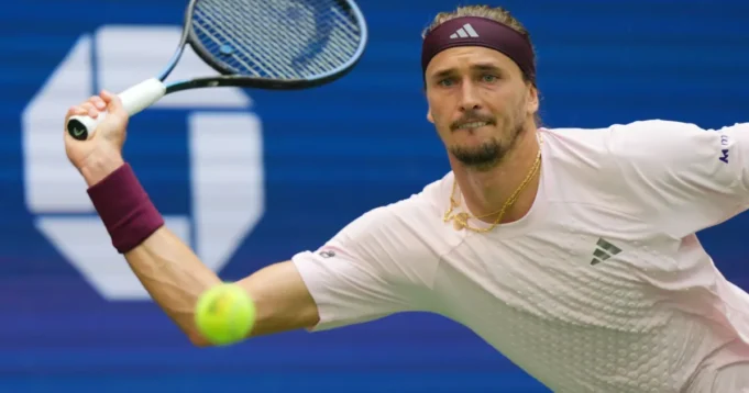 Zverev prvi put posle poraza od Đokovića izašao na teren: Nije se baš dobro zabavio u drugom kolu Šangaja